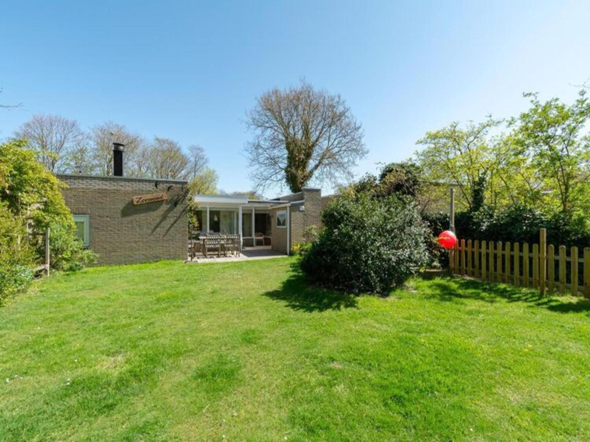 Stylish Bungalow With A Large Garden Sint Maartensvlotbrug 외부 사진