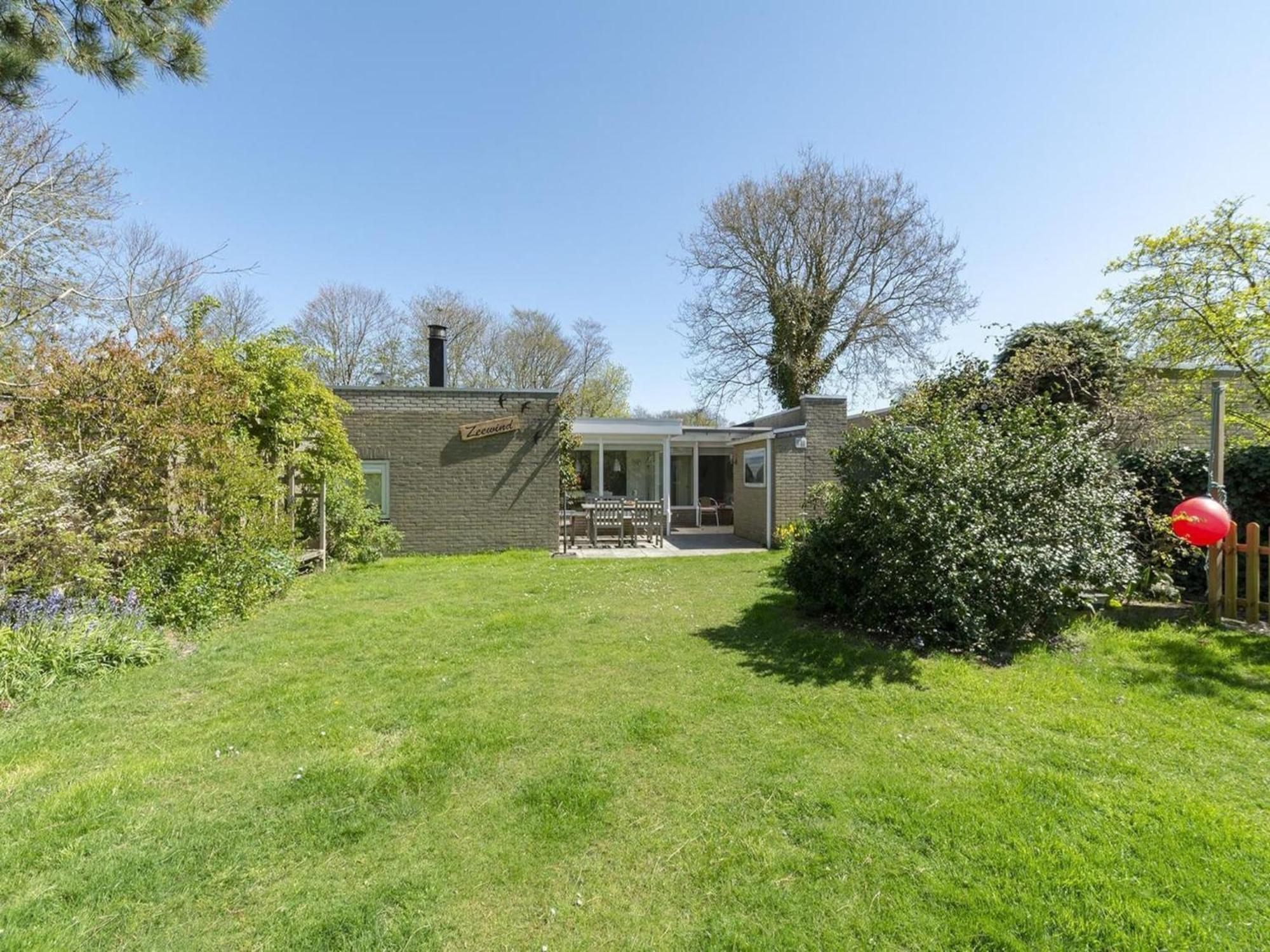 Stylish Bungalow With A Large Garden Sint Maartensvlotbrug 외부 사진